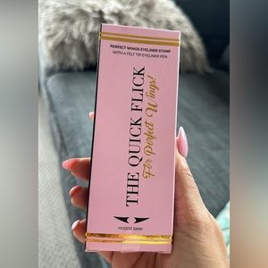 NIB The Quick Flick Eyeliner Stamp